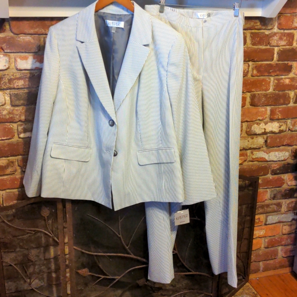 Pant suit seesucker grey and white